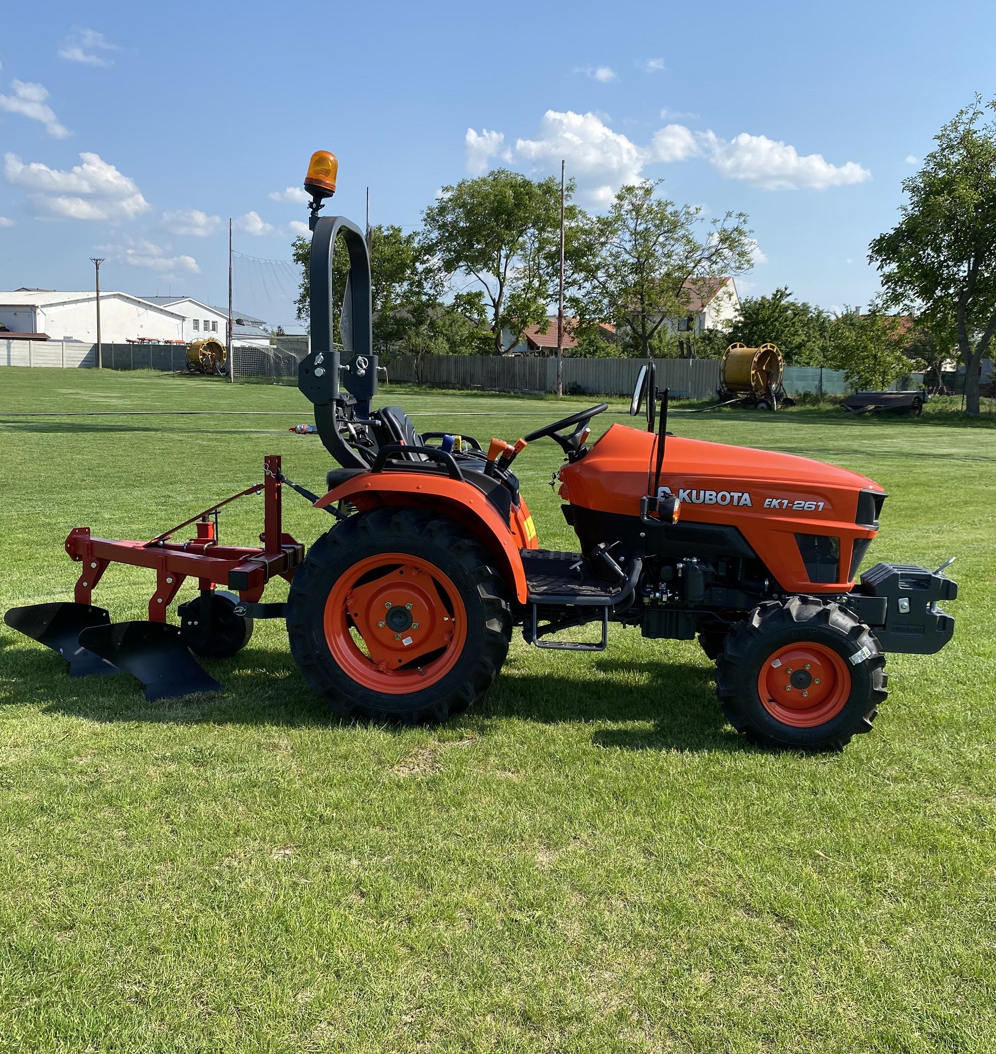 Traktor Kubota EK1261DT, pluh, rotavátor – Obrázok 2