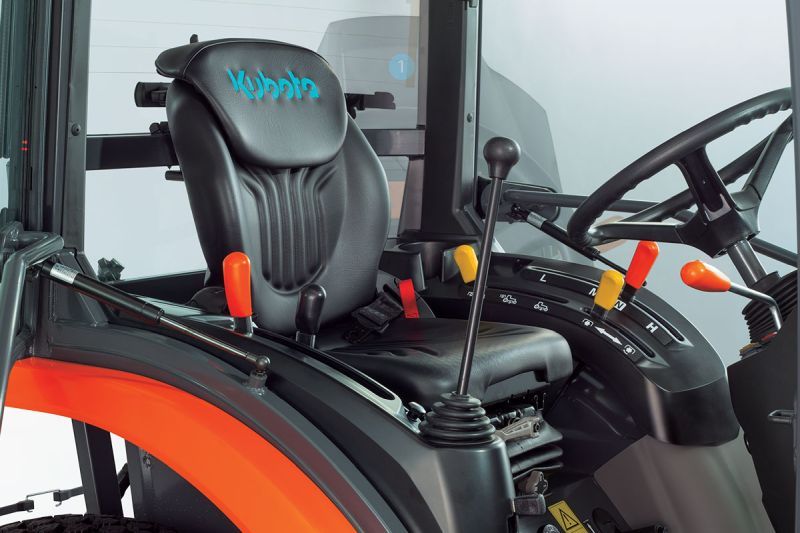 Traktor Kubota B2261 HQ kabína – Obrázok 4